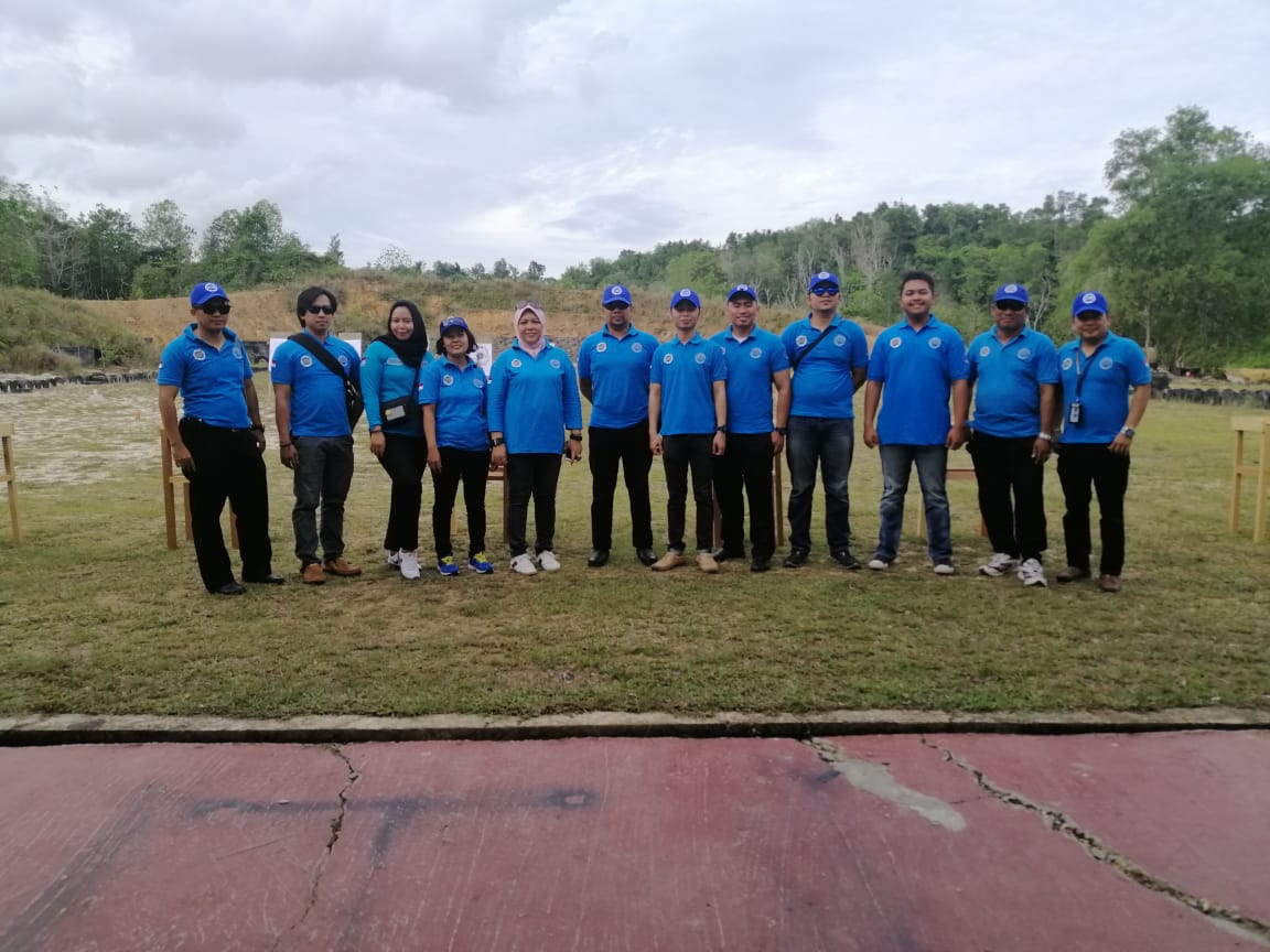 Latihan Menembak