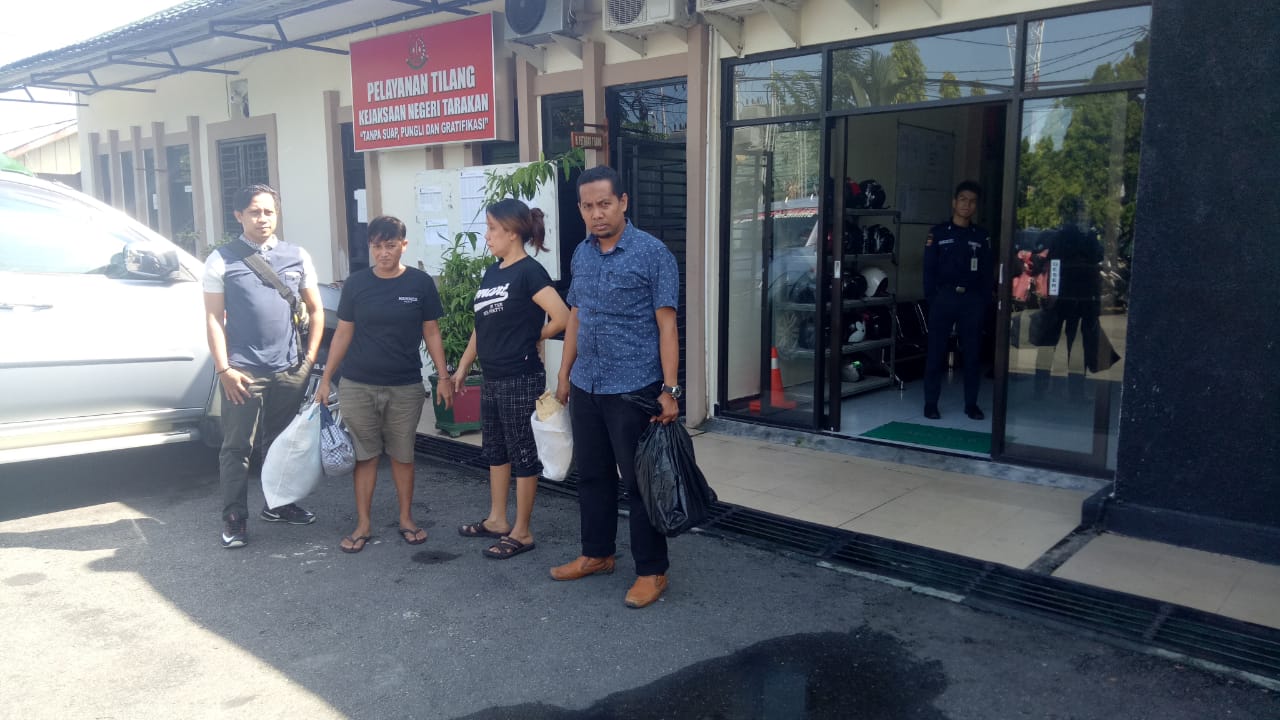 BNN Kota Tarakan limpahkan tersangka dan barang bukti ke Kejaksaan Negeri Tarakan BNN Kota Tarakan limpahkan tersangka dan barang bukti ke Kejaksaan Negeri Tarakan