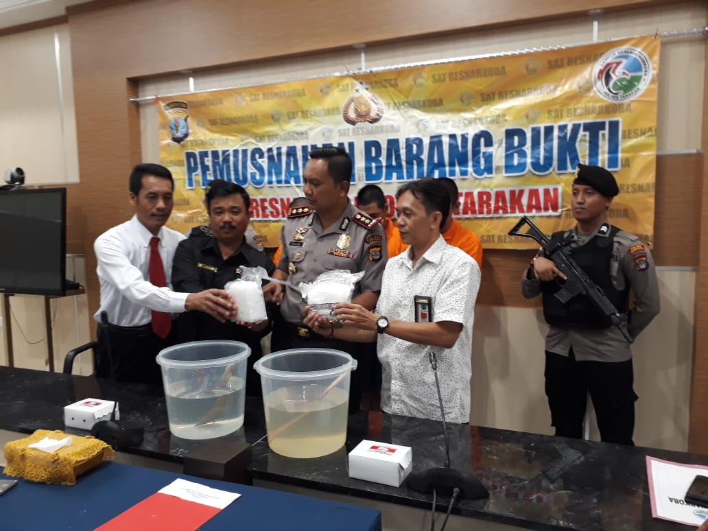 BNN Kota Tarakan hadiri undangan pemusnahan 2 kg barang bukti narkotika di POLRES Tarakan BNN Kota Tarakan hadiri undangan pemusnahan 2 kg barang bukti narkotika di POLRES Tarakan